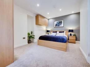 Stunning 3 Bedroom Apartment with free parking